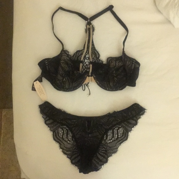 Victoria's Secret Other - Victoria’s Secret Pretty Little Things bra/panty
